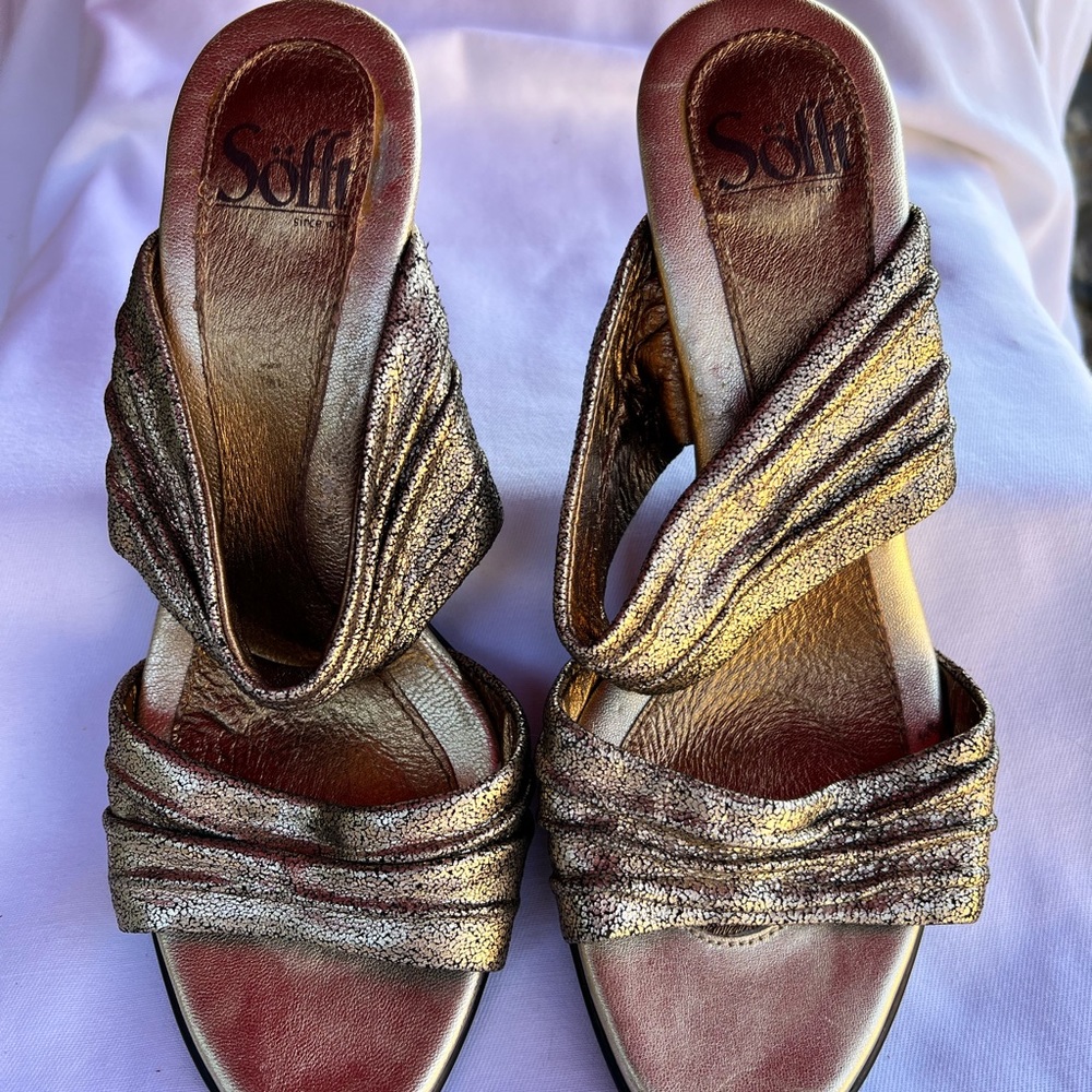 Women’s shoes